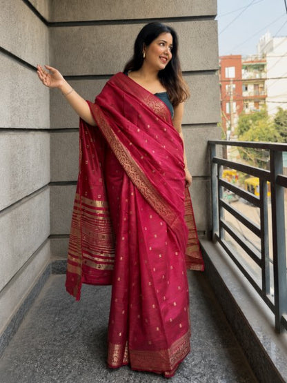 Magenta Silk Saree with Intricate Gold Zari Border & Regal Woven Pallu