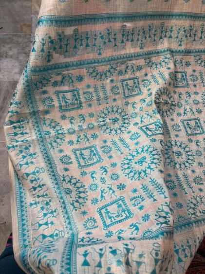 Beige Jamdani Cotton Saree with Bastar Print & Teal Woven Border